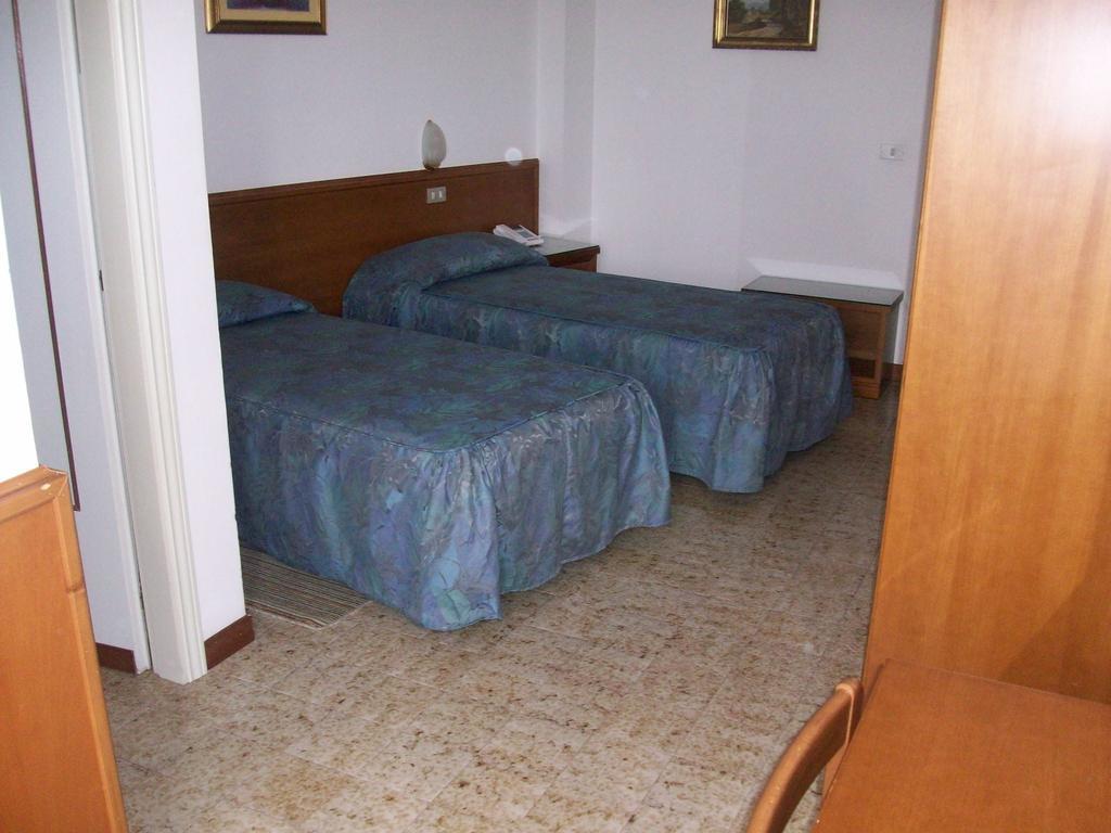 Hotel Santorotto Di Fabio Terrosi Сіналунґа Номер фото